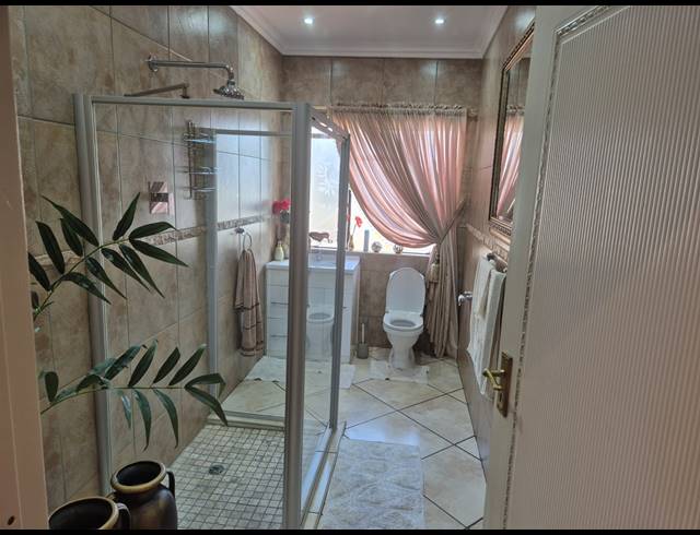 3 BEDROOM HOUSE FOR SALE IN PRIMROSE HILL